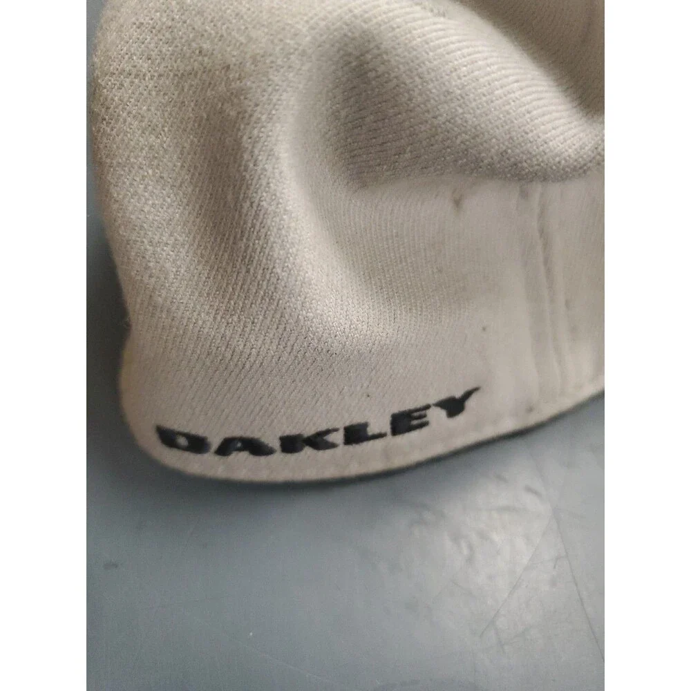 Oakley Hat Cap Size S/M Adult Mens Flex Fit Gray Classic Cap EUC Athletic